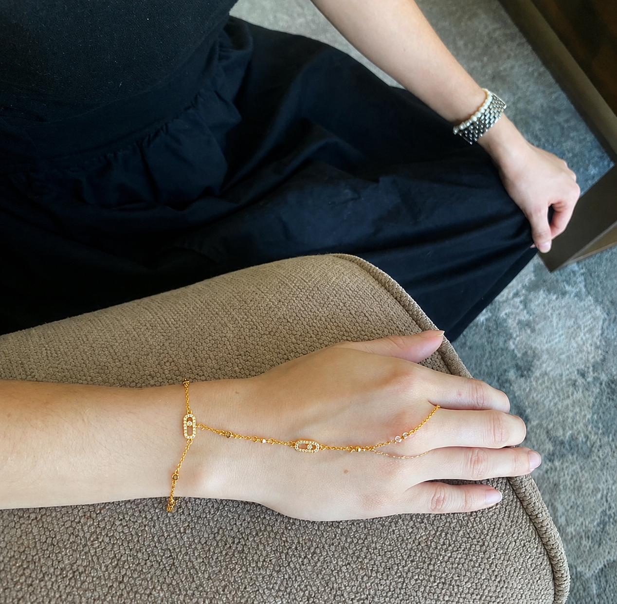 Pulsera bejeweled dorada